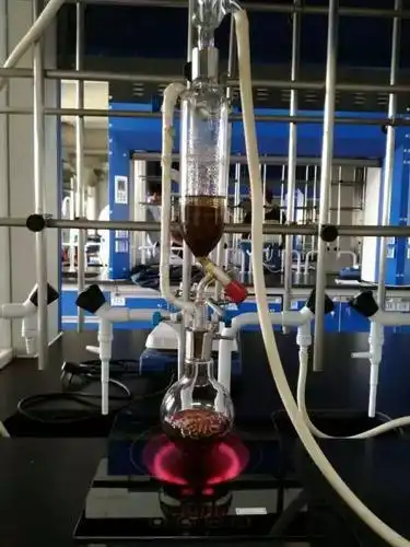 先浸泡5-10min,再进行回流萃取1h,充分提取咖啡粉中的咖啡因