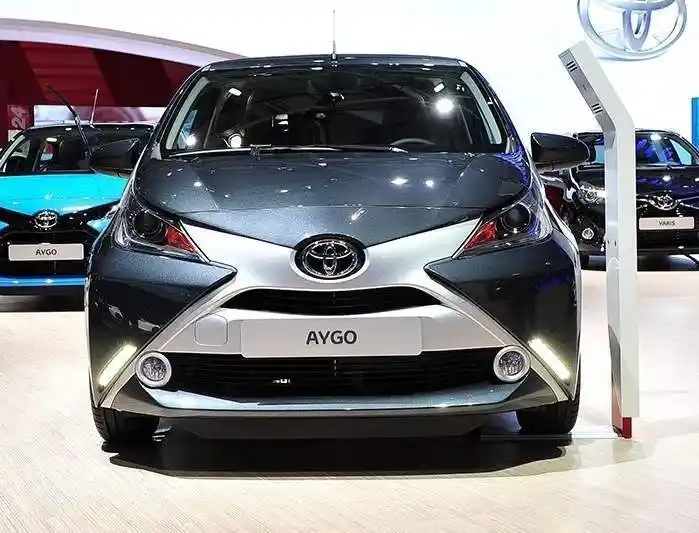 丰田微型车,1.0l发动机比摩托车还省油,油耗仅2.8升_搜狐汽车_搜狐网