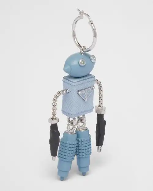 解说|prada 上架2022秋冬新配饰:robot 机器人耳环