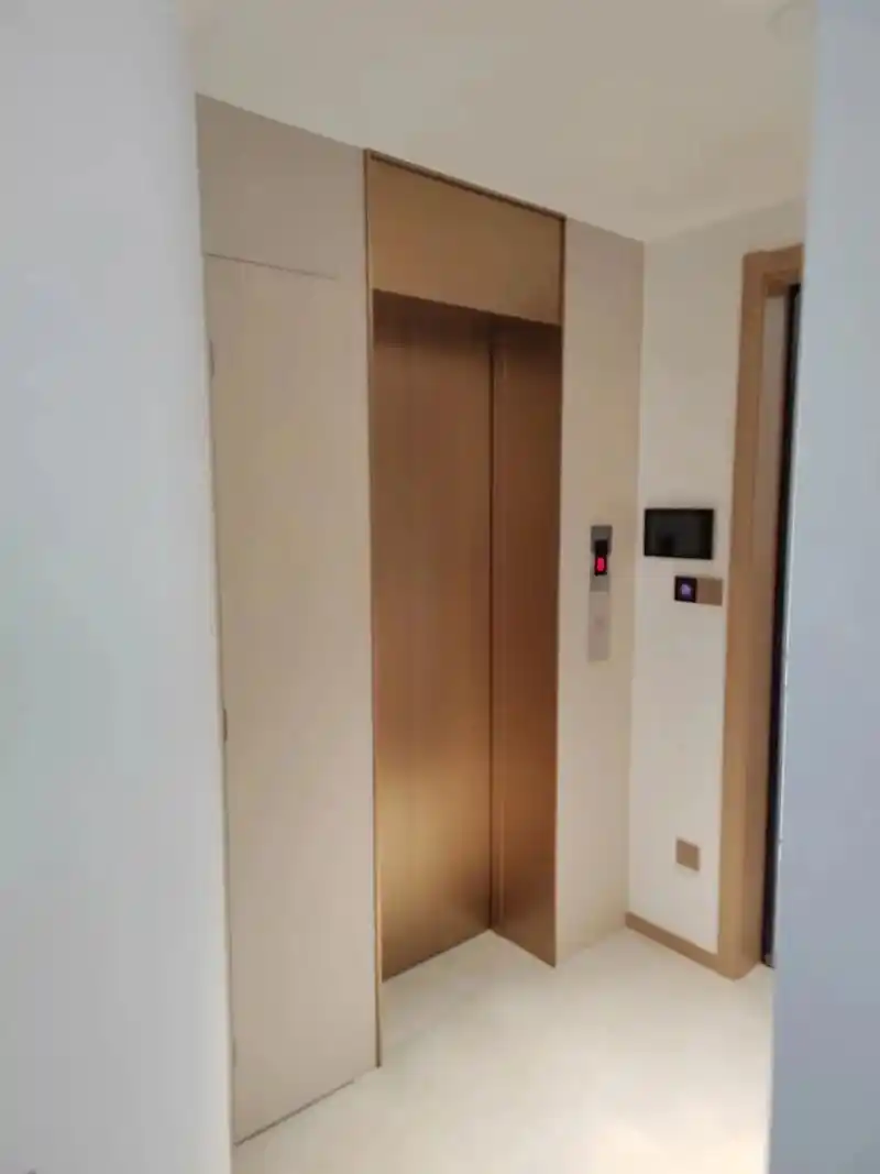 香槟色不锈钢电梯门套.