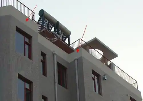 现象防水层沿女儿墙根部阴角空鼓,裂缝,女儿墙砌体裂缝,压顶裂缝,山墙