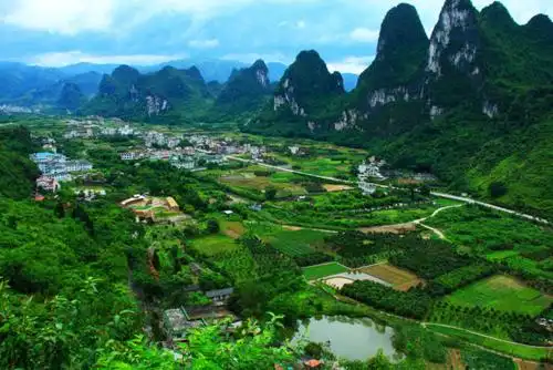 荔浦丰鱼岩景区