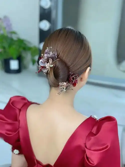 温婉,优雅,简单的敬酒服造型美图