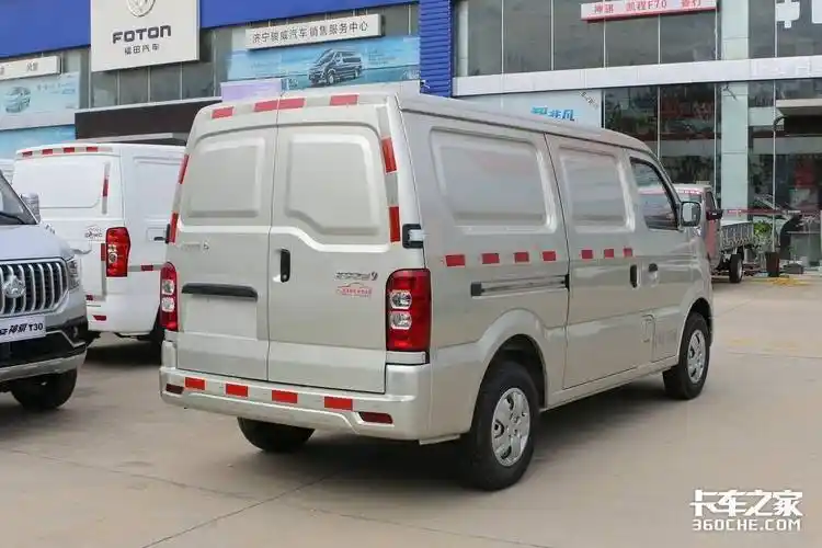 长安之星9既是客车也是封闭货车,具备多个版本的车型.