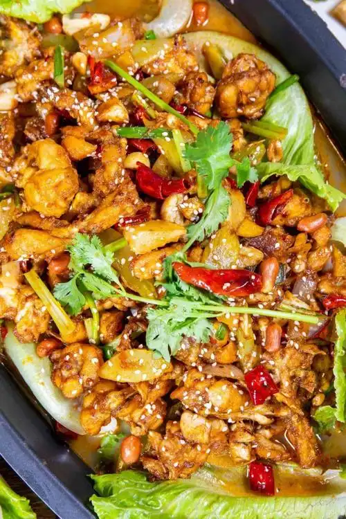 烤鱼,蛙锅,麻辣香锅…这家店,专吊人胃口!_牛蛙