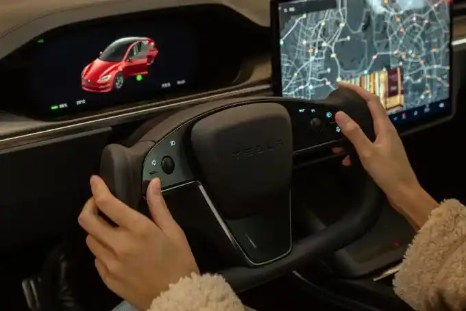 赛道王者特斯拉modelsplaid亮相东莞