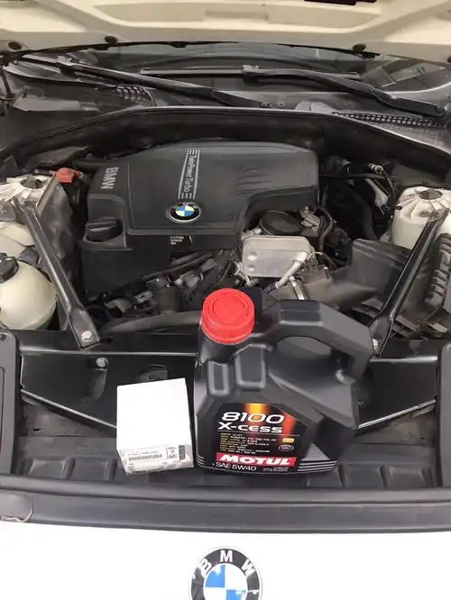 宝马汽车保养换摩特8100机油小记