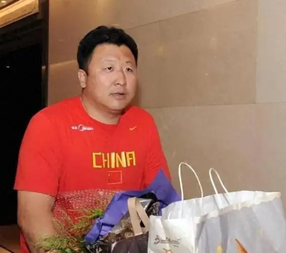 金炜有多离谱连娶3位女学员奥运冠军变主妇摧毁学员前途