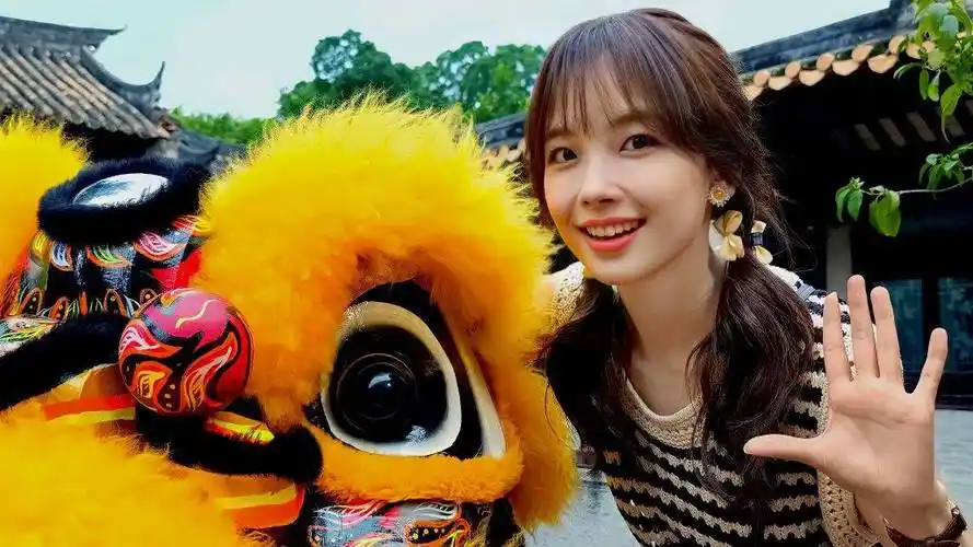 央视女记者王冰冰写真!雪肤玉貌笑容超甜美得让人窒息