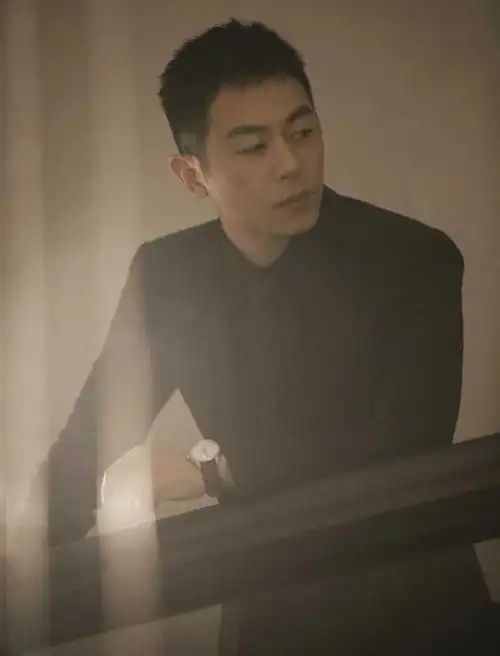 现实中的朱亚文