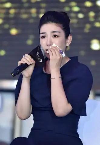 图女星黄奕前夫姜凯再曝闪离内幕揭秘二人坎坷情史