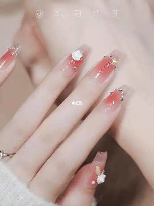 美甲教程少女清新腮红山茶花美甲