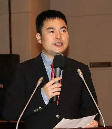 主持人黄子忠图片 中央电视台主持人黄子忠图片