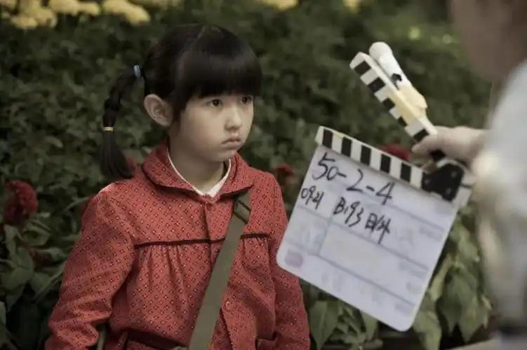 最小谋女郎张子枫再次爆红年纪轻轻已出道15年她凭什么火到现在