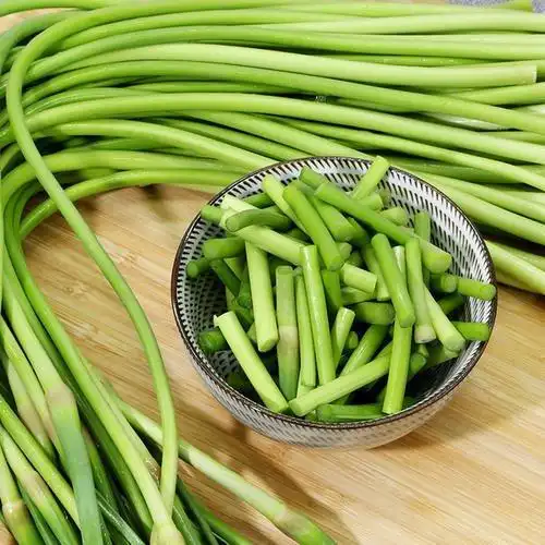 新鲜嫩蒜薹蒜苗约350克