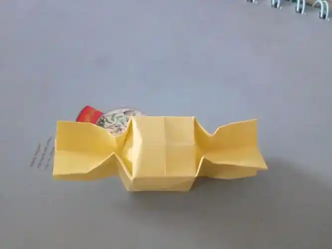 幼儿手工糖果折纸