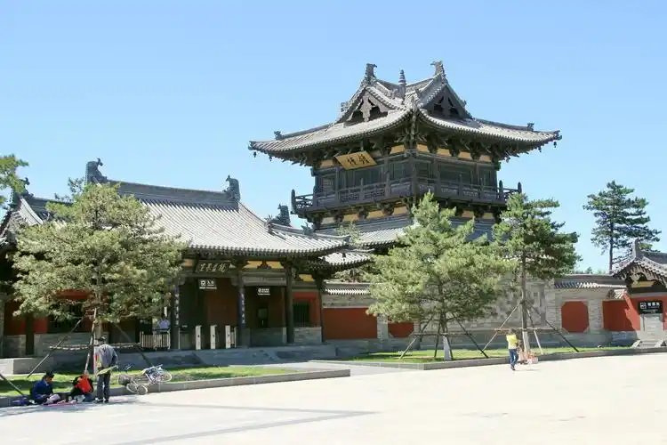 大同——始建于辽代典型的辽金建筑《华严寺》