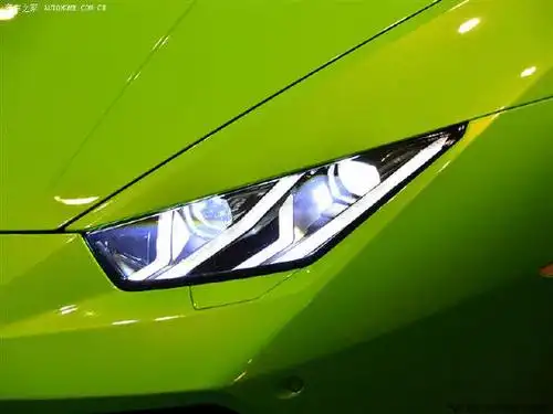 张翰出街一股土豪气息,座驾绿色豪车兰博基尼