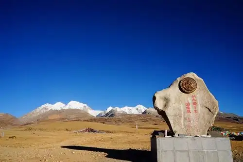 【携程攻略】格尔木唐古拉山口景点,念青唐古拉山藏文意为"大亲眷光明