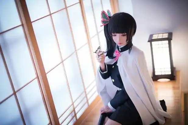 鬼灭之刃栗花落香奈乎cos正片