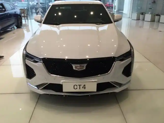 2021款凯迪拉克ct4实车到店白色车身很大方配前排多层隔音玻璃