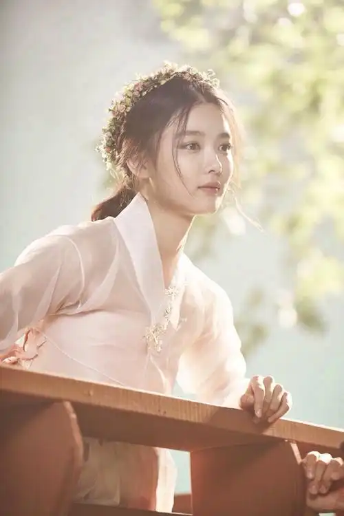 云画的月光 金裕贞