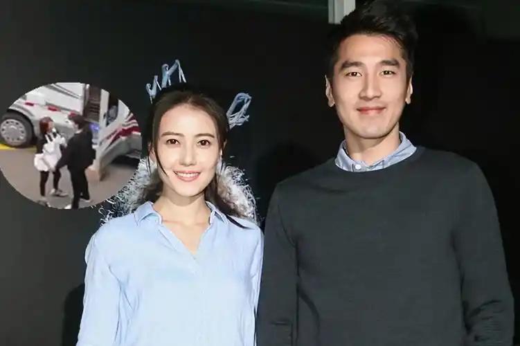 无惧高圆圆吃醋?赵又廷携四位女生聚餐被拍,一路说笑相谈甚欢