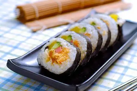 p>紫菜包饭是一道十分常见的 a target="_blank" href="/item/韩国