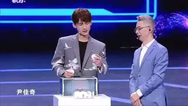 尹佳奇的实力真的是没话说最强大脑收官他是本季最大黑马