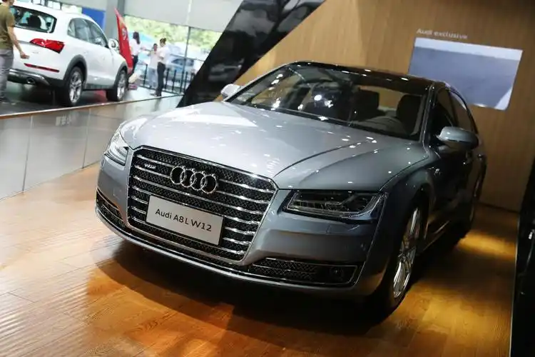 奥迪a8l w12,价值256.8万元超豪华车,车展实拍!