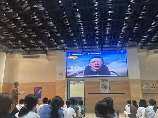 花样风采,燃情军训 同济黄浦设计创意中学开展2024级高一新生军政训练