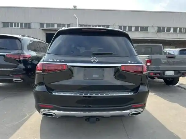 2024款奔驰gls450 6座现车多少钱 颜色全可分期 极具攻击性外观