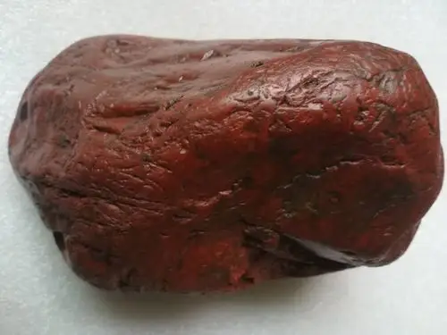 我有一块红色的石头.想请大神们帮忙看看是什么石头?