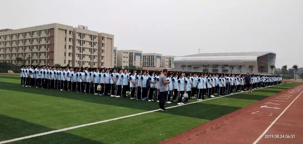 襄阳三中高一18班军训