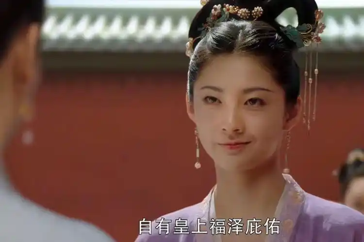 一日,刘娥在花园中赏花,她突然发现潘玉姝的女儿寿安公主突然哭着跑来