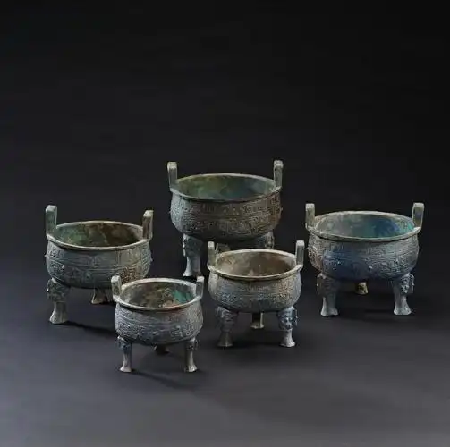 西周 青铜列鼎五件一套 - phoebus 台北富博斯国际艺术拍卖公司