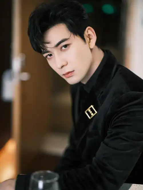 p>陈星旭,男,1996年3月31日出生于辽宁省沈阳市,中国内地男演员,毕业