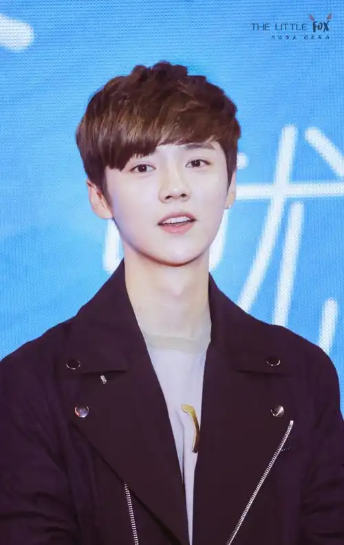 鹿晗最新照片图片八鹿晗2016最新采访图片