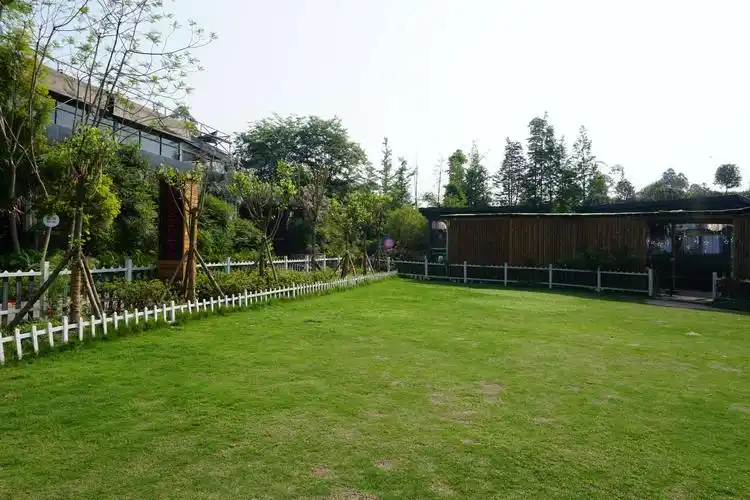 川西坝子花园农庄