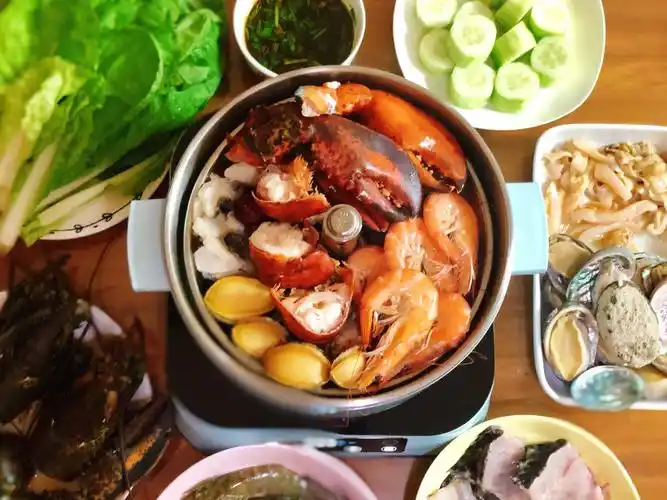 鸡汤海鲜火锅的做法