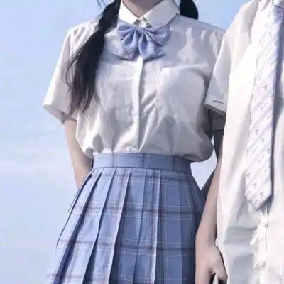 收集   点赞  评论  精选动漫情侣头像 禁二传商用 兔萝の自截调色 0