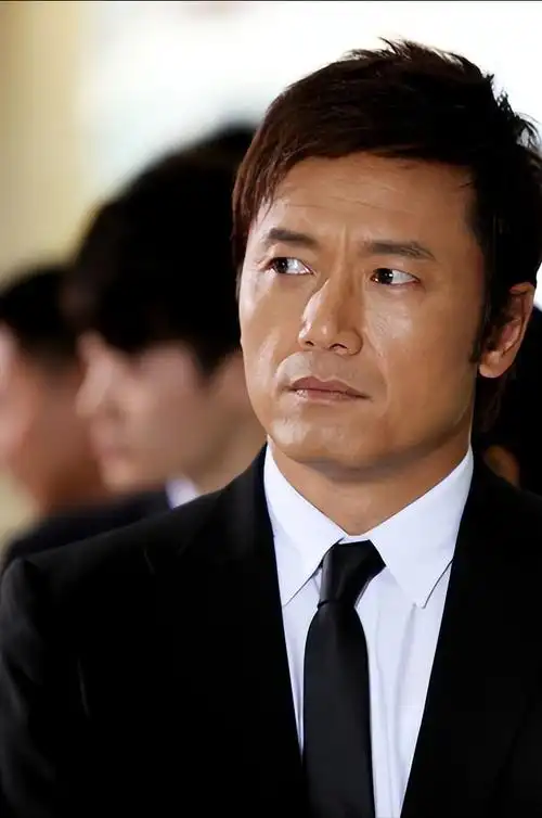 越老越帅的男星我只服这4位,不整容,干净清爽,连褶子都是魅力_钟汉良_