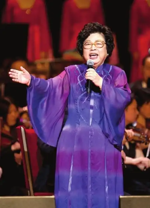 著名歌唱家王昆和丈夫相伴71年丈夫离世2个月后她追随而去