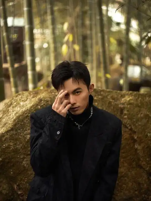 叶祖新 in roseocean 2022ss