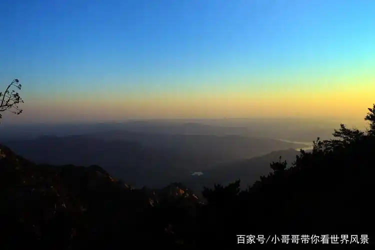 泰山山顶观日出,此美景如仙境一般!