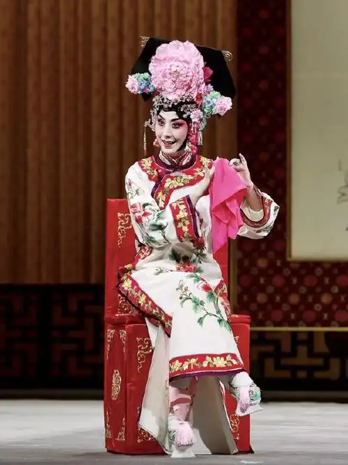 京剧《四郎探母》史依弘饰演铁镜公主蓝天饰演杨延辉