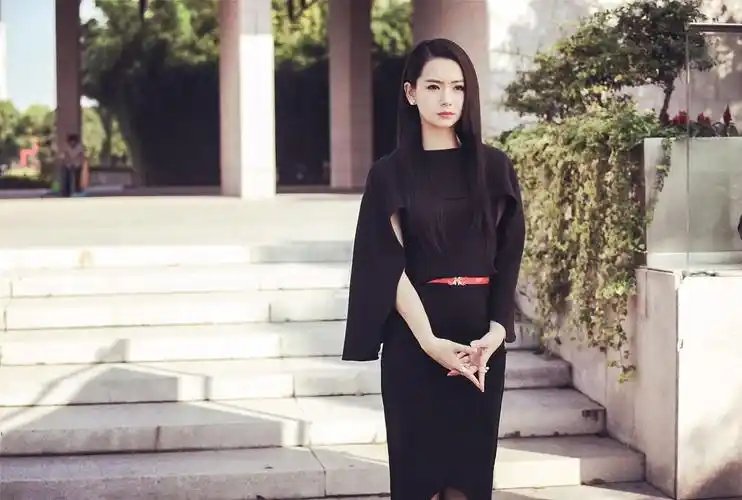 《你好乔安》收官戚薇造型盘点 网友:美到起飞多到数不清