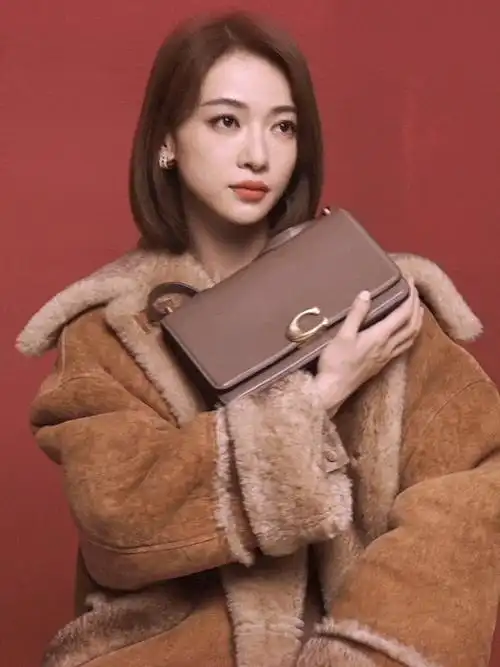 吴谨言coach全新品牌代言人