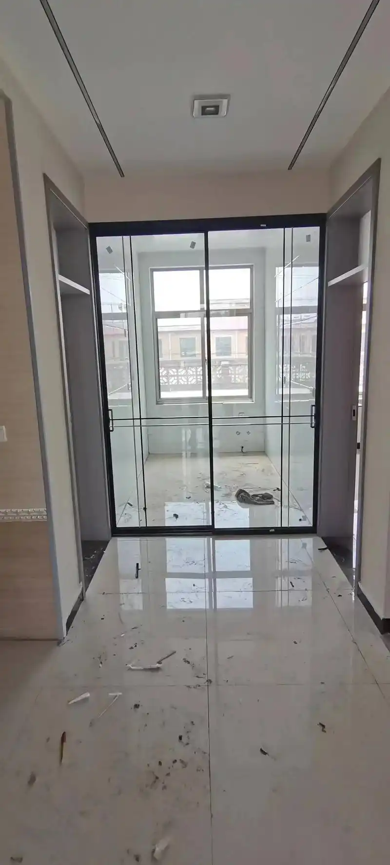 水冶商贸城雅兴门业,专业生产推拉门 平开门 室内门 - 抖音