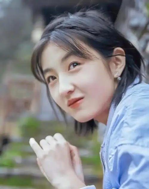 张子枫失去荧幕初吻彭彭告状供出梁靖康黄磊霸气为妹妹撑腰